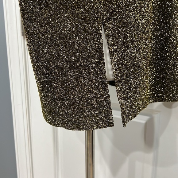 MICHAEL MICHAEL KORS
Printed Crew Neck Blouse w/ Tags - Picture 9 of 9